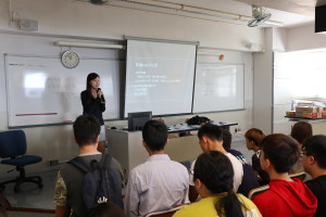 A graduate is sharing her journey in fighting HKDSE and her university life. (2)