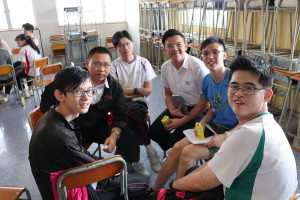 Graduate shares his study in engineering with some Physics students.